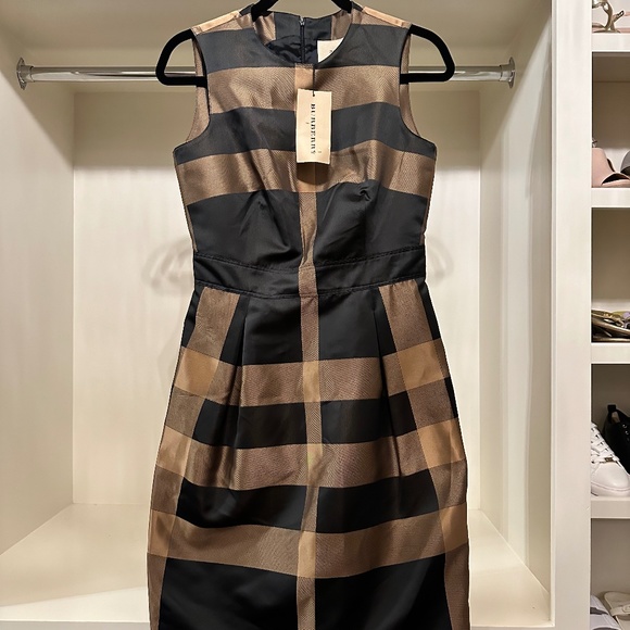 Burberry Dress NEVER WORN Tags on - Picture 1 of 3